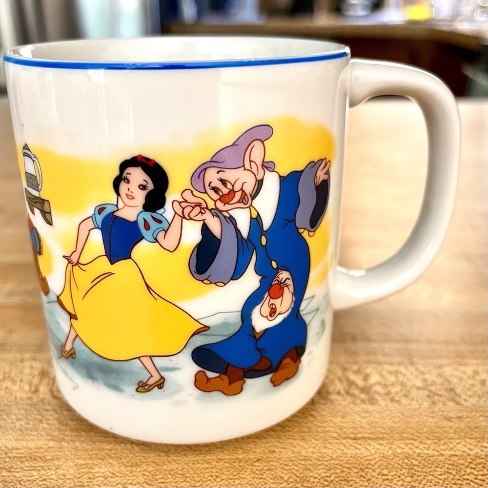 Disney Coffee Mug Snow White and Seven Dwarves Vintage Japan